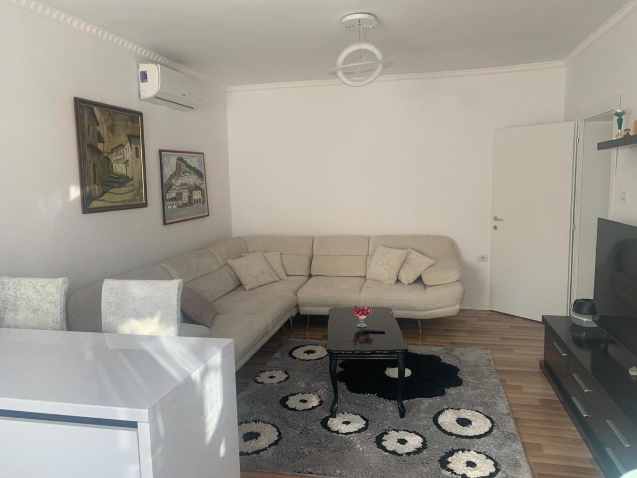 Flat In Berat'S Center Διαμέρισμα Εξωτερικό φωτογραφία